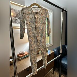 Magnetic Me PJs with city print - Size 18-24M